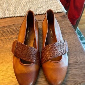 Vintage leather made in Italy flats